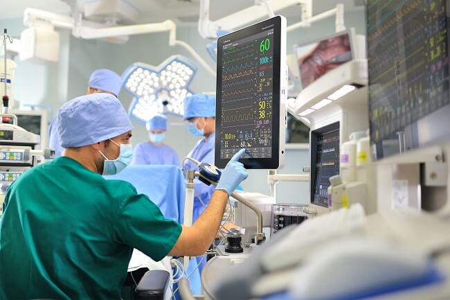 Anesthesie medewerker in operatiekamer