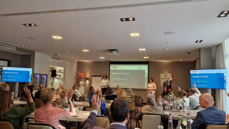 Presentatie Agressie Melanie Savian